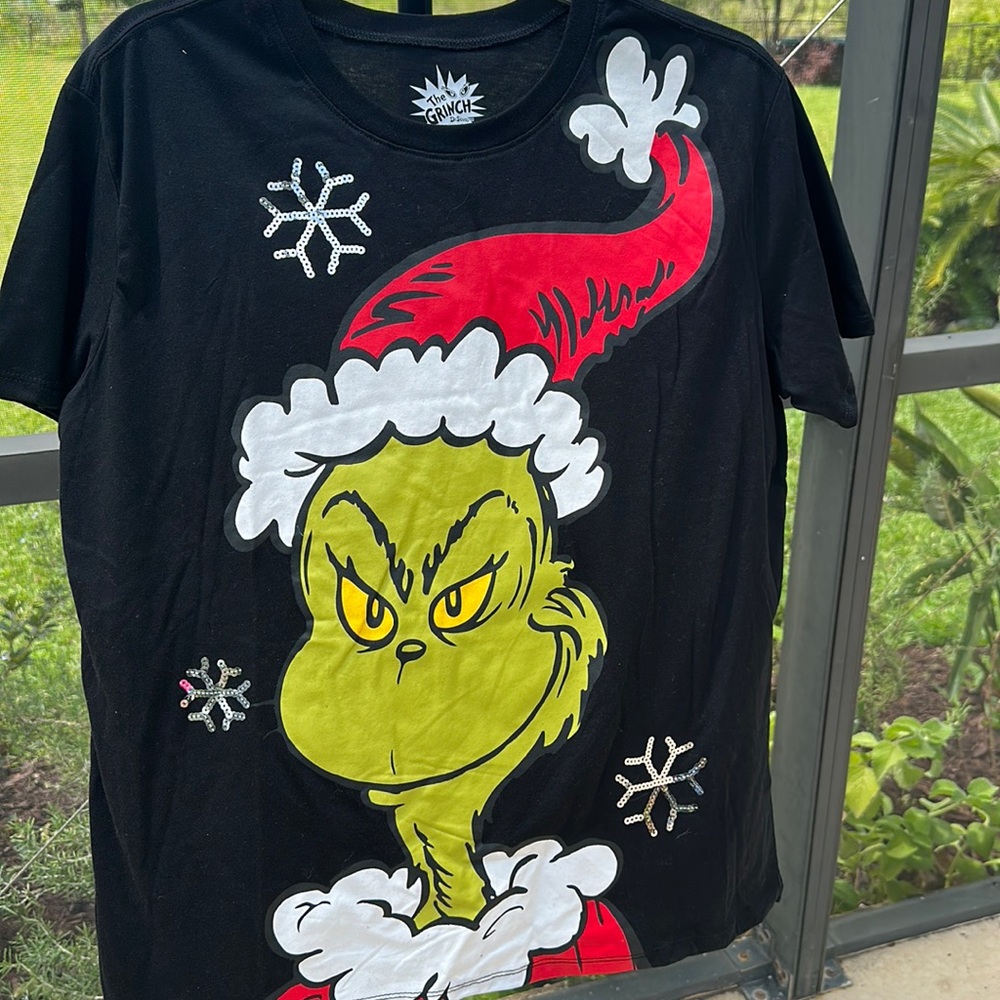 Dr Seuss the Grinch graphic t shirt with snowflake bling new  size medium